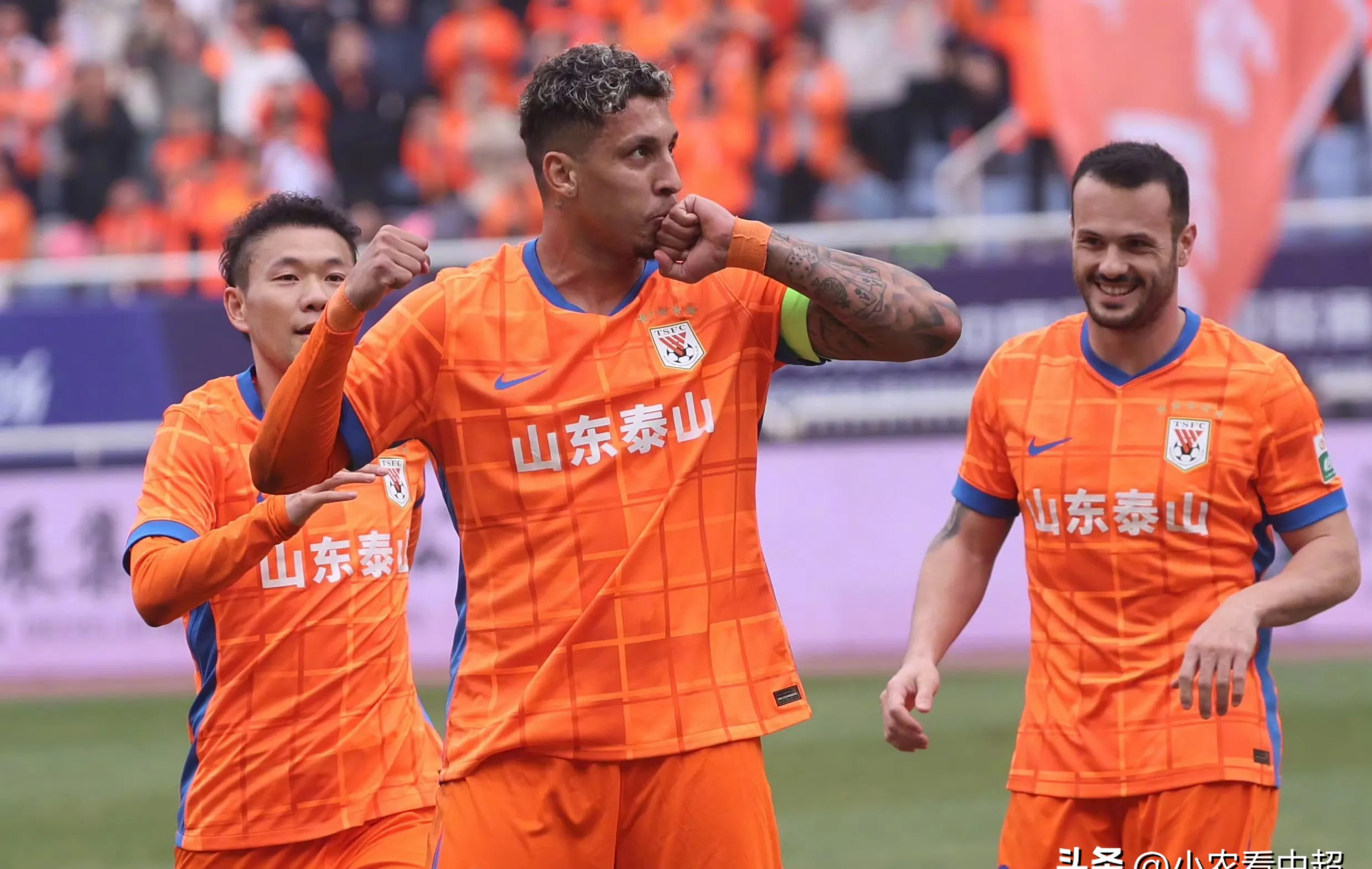 九游网页版-国王杯倒计时，上海申花国际比赛日再遭质疑，细节引发关注，质疑声仍在，临场指挥获称赞的简单介绍