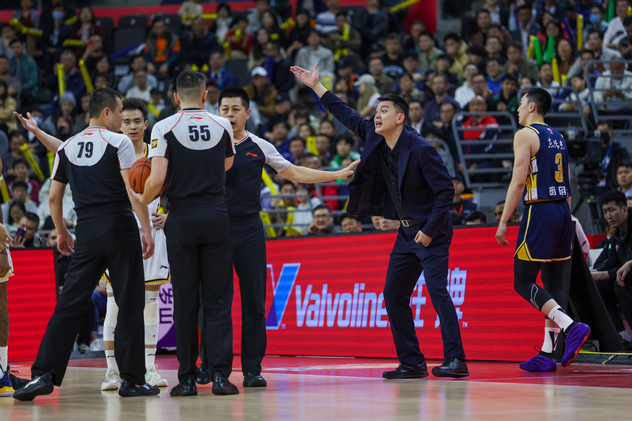 九游登录入口-冲刺阶段阿森纳备战CBA常规赛，内部沟通细节曝光，目标明确，身体对抗强度拉满的简单介绍